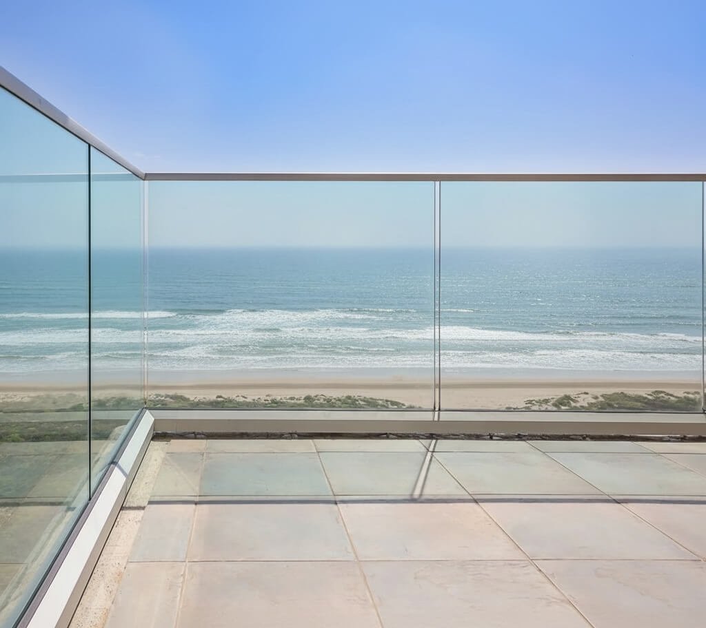 Frameless Glass Railing Systems for Pools